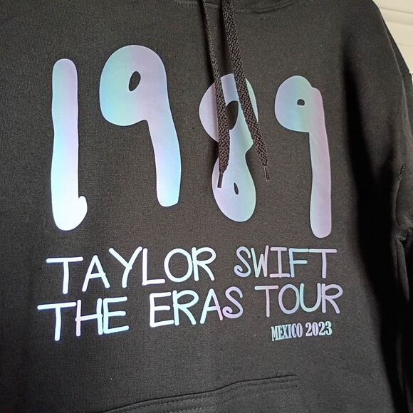 Taylor Swift 1989 Eras Tour 2023 Mexico Hoodie Holographic Reflective L Swiftie - Picture 2 of 7
